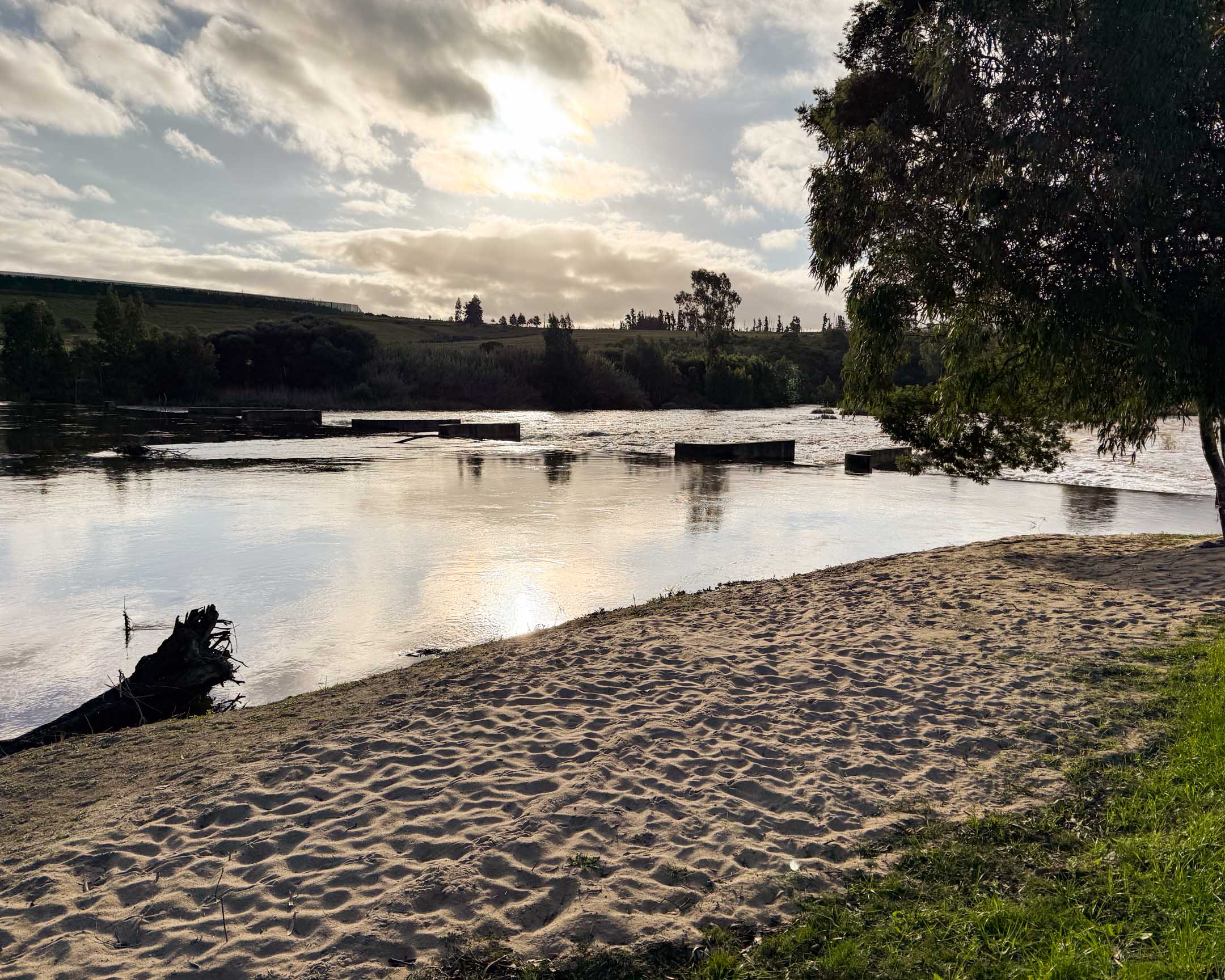 Falcon River – Full Beach